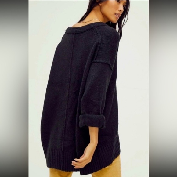 Free People Women's Black Long Sleeve Brookside Tunic OVERSIZE Sweater XS - Picture 4 of 6
